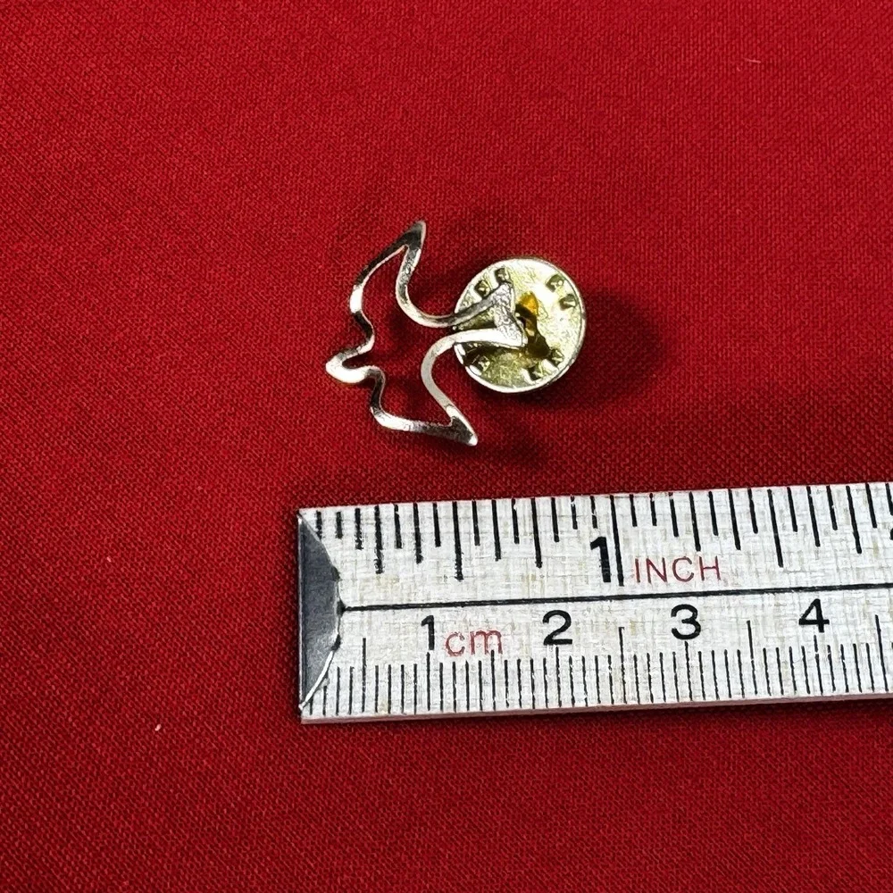 Vintage Dove Bird‎ Gold Tone Outline Pin Lapel Collectible